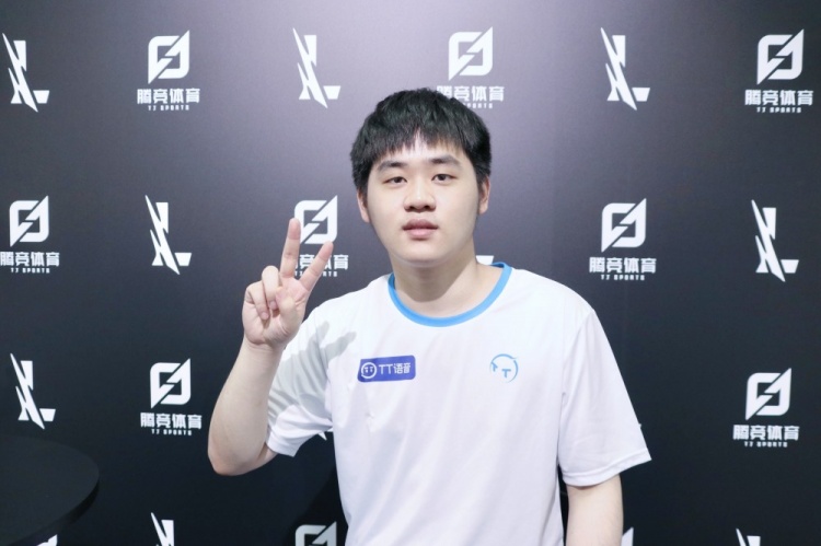 得更多的锻 得更多的锻