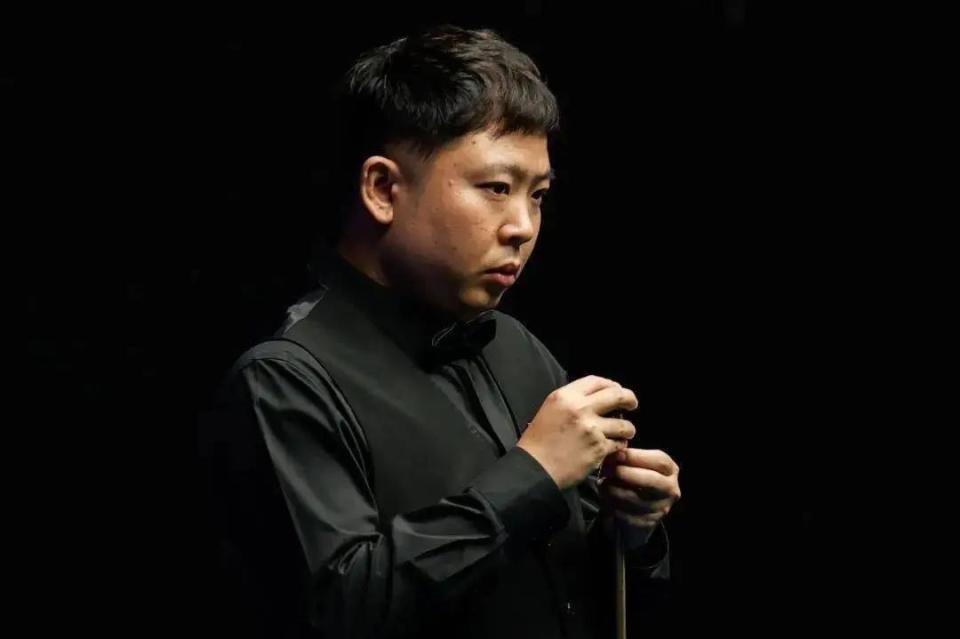 3中卫体系彻底失败！阿莫林让曼联掉出豪门之列，下课是咎由自取